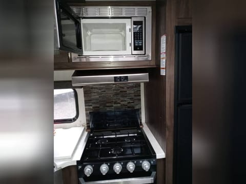 Impeccable 2019 Forest River Cherokee Grey Wolf that sleeps 10 Towable trailer in Piscataway