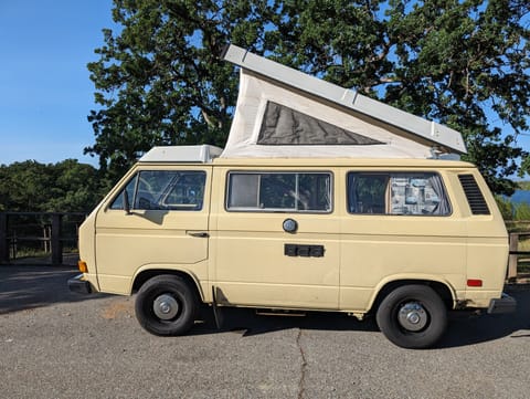 VW Vanagon Westfalia Campervan Reisemobil in Lomita