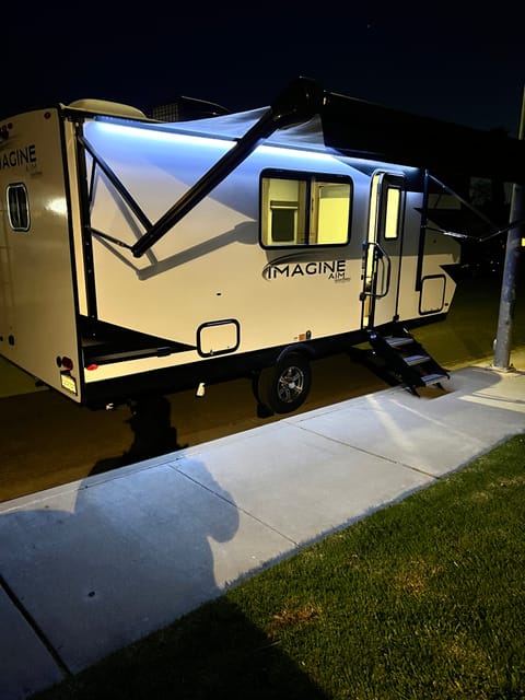 Grand Design- Kid/pet friendly RV/Dry camping Towable trailer in Santa Maria