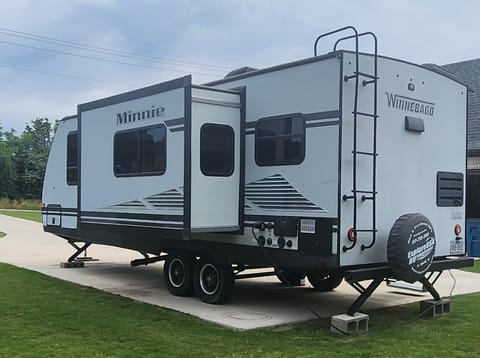 Winnie ***Delivery Only*** Towable trailer in Weatherford