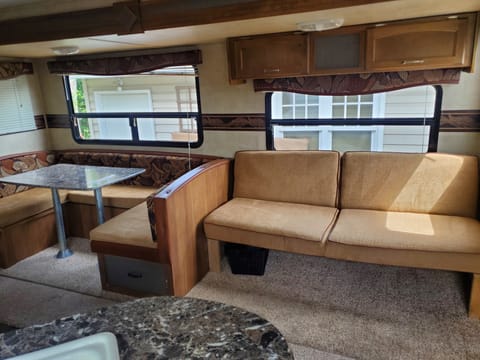 Pet freindly family trailer with super slide! Towable trailer in Kelowna