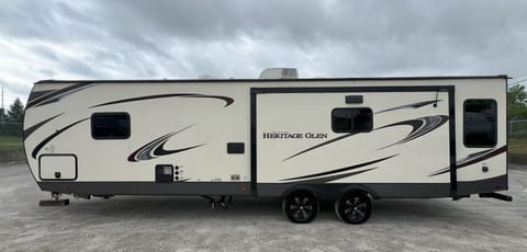 2021 Forest River Wildwood Heritage Glen Towable trailer in Kettering