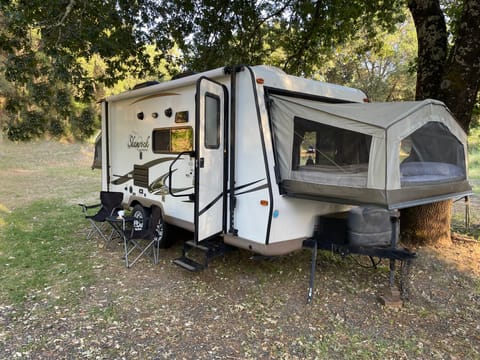 Upper Napa Valley 2015 Flagstaff 3 QUEEN BEDS - sleeps 7-8 Bothe Campground Towable trailer in Saint Helena