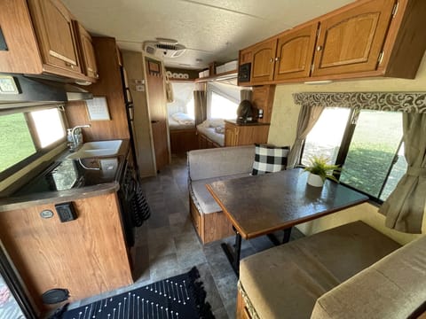 Upper Napa Valley 2015 Flagstaff 3 QUEEN BEDS - sleeps 7-8 Bothe Campground Towable trailer in Saint Helena