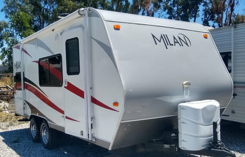 Beautiful Newly Renovated Milan Eclipse Travel Trailer!! Towable trailer in North Las Vegas