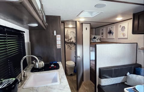 Wolverine Lightweight Bunkhouse Sleeps 6, Pet&Festival Friendly Towable trailer in Shakopee