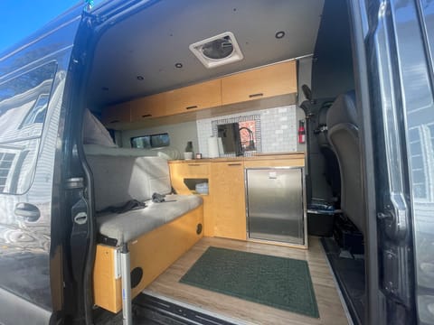 4x4 Sprinter Van Campervan in Occidental