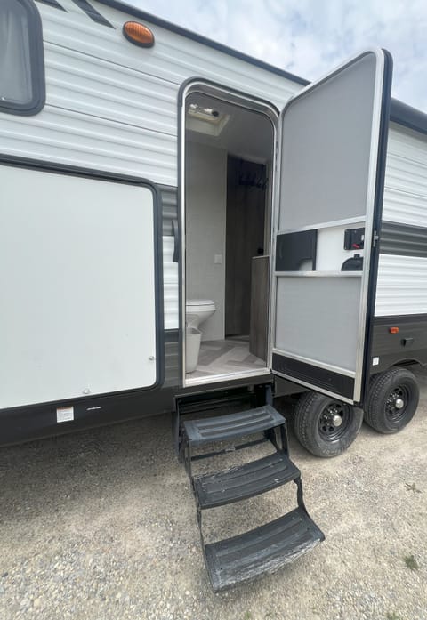 2021 Forest River Wildwood 32BHDS Towable trailer in Kettering