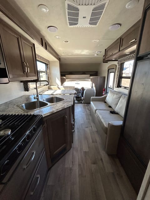 'Merica - 2019 Jayco Redhawk 31F Veículo dirigível in Ramona