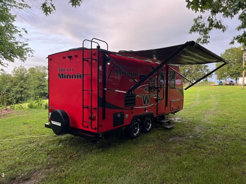 Micro Mini Winnie Towable trailer in Siloam Springs