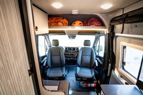Yosemite Revel 4 X 4 | 🚐 Includes 50GB Starlink WiFi | Sacramento Drivable vehicle in Rancho Cordova