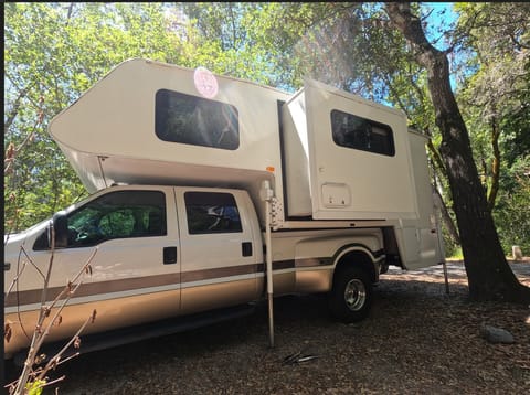 Lance Legend & F350 Expeditions Drivable vehicle in Union City