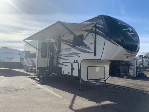 2017 Keystone RV Alpine Reboque rebocável in Hanford