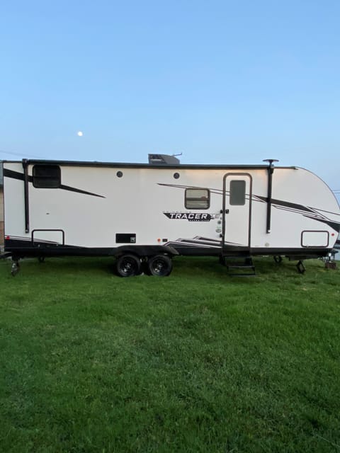 2022 Tracer Le Ultra Lite Towable trailer in Claremont