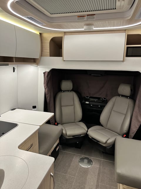 LTV: Luxury cabin on wheels Drivable vehicle in Madison