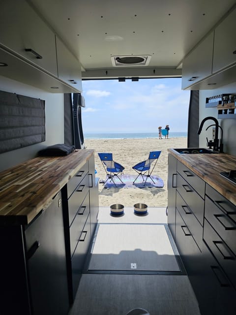 De Van XL - Most Open, Spacious Build out there! 2022 Promaster 3500 Campervan in Summerlin