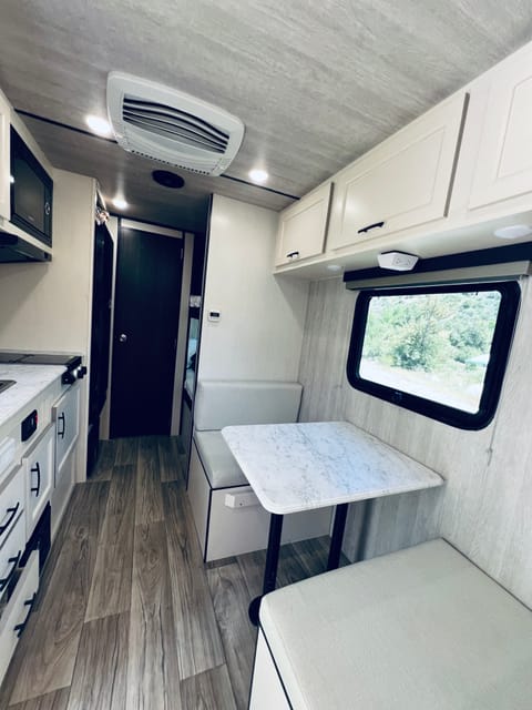 2023 Genesis Supreme, 20ft, Sleeps 5 Towable trailer in Corona