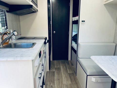 2023 Genesis Supreme, 20ft, Sleeps 5 Towable trailer in Corona