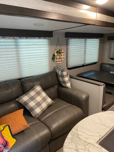 Keystone bullet Ultra Light Travel Trailer Towable trailer in Rocklin