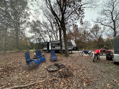 2021 Jayco Jay Flight BunkHouse Outdoor Kitchen Towable trailer in Shawnee