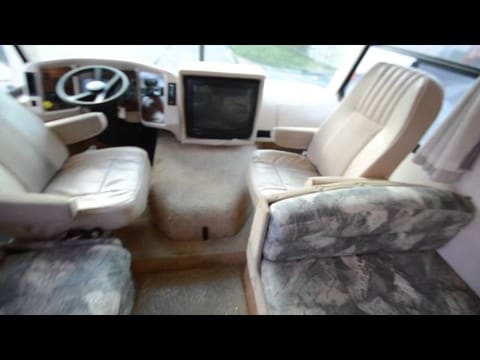 Coachmen Mirada 34' Updated and luzurious Drivable vehicle in Farmington Hills