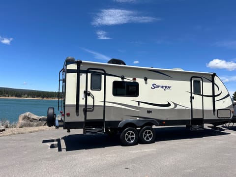 2016 Forrest River Surveyor 251RKS Towable trailer in Truckee