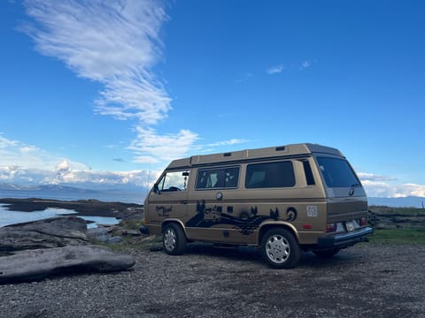 Classic 1985 VW Westfalia “Goldie” 