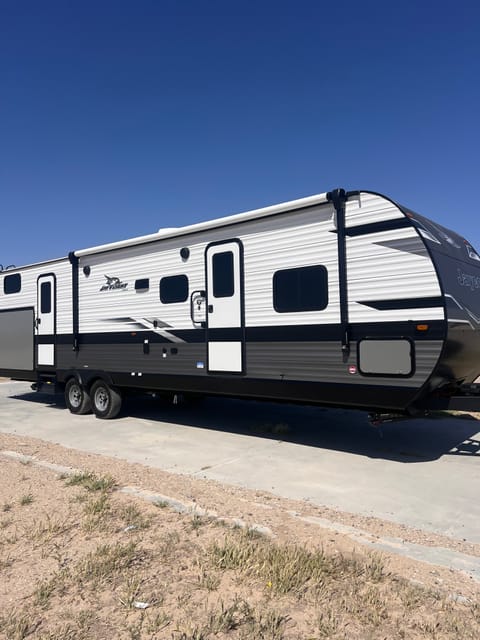 Mammoth RV Towable trailer in Lancaster