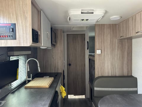 GVK’s new micro minnie travel trailer Remorque tractable in Edson