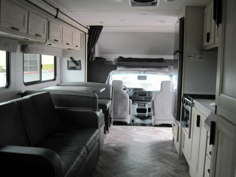 Forest River Class B Sunseeker  Sleeps 6 Drivable vehicle in Renton