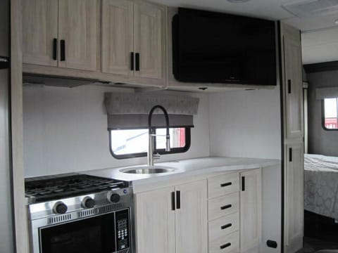 Forest River Class B Sunseeker  Sleeps 6 Drivable vehicle in Renton