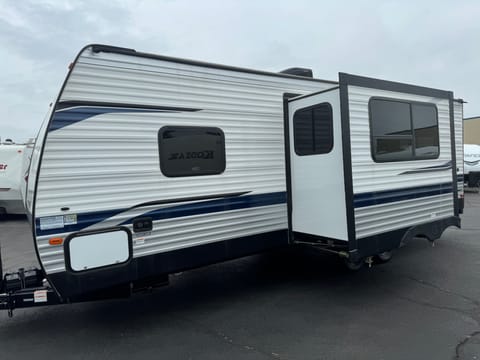 Keystone Springdale 240BH. Perfect size bunk model!! Towable trailer in Coeur dAlene