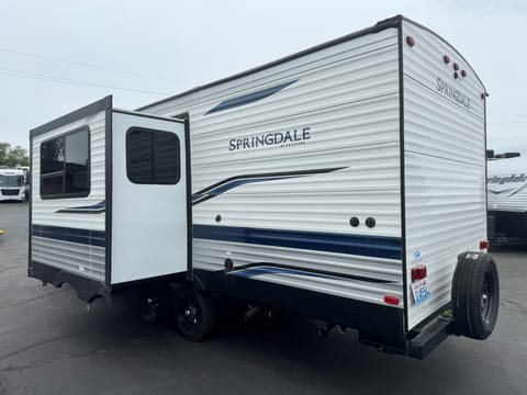 Keystone Springdale 240BH. Perfect size bunk model!! Towable trailer in Coeur dAlene