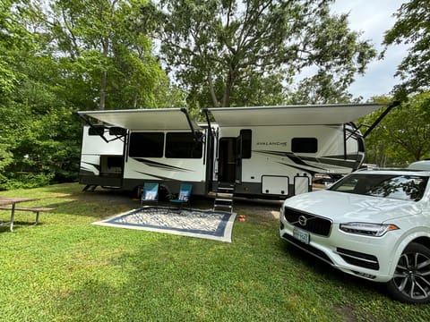 21 keystone Avalanche Towable trailer in Chesapeake