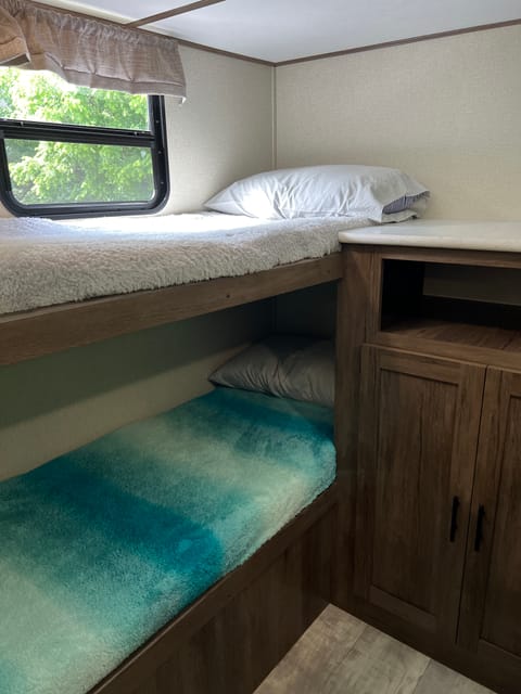 Prime Time Fun w/Bunks & Queen Master! Towable trailer in Pioneer Village