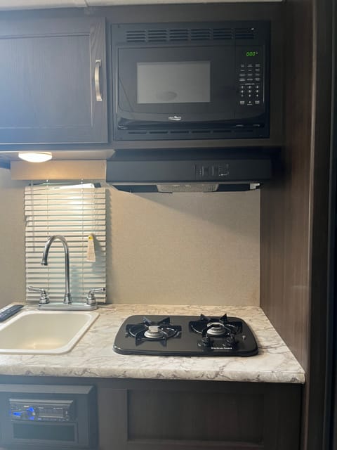 2 burner cooktop with microwave 