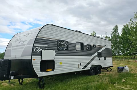 Highlander - 29 ft Bunkhouse, sleeps 8 without a slide. Half-ton friendly Towable trailer in Spokane Valley