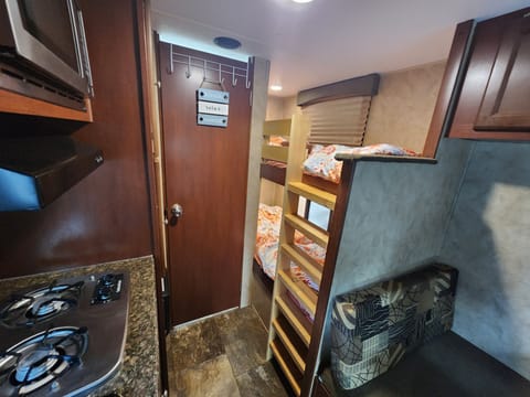 COMFORT AND EASE FOR THE FAMILY Towable trailer in Oshawa