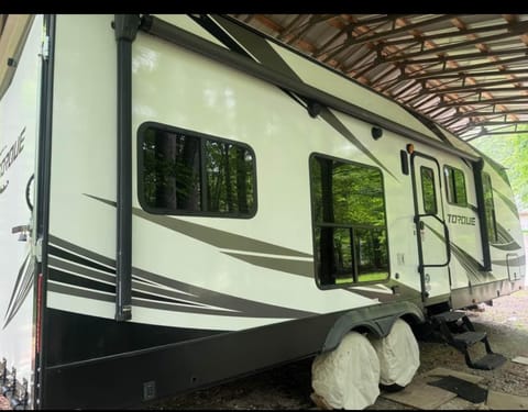 NICE Toy hauler/camper w/ porch on back Towable trailer in Rome