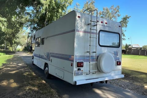 Vintage Voyager: 1996 Winnebago Minnie Winnie Drivable vehicle in North Highlands