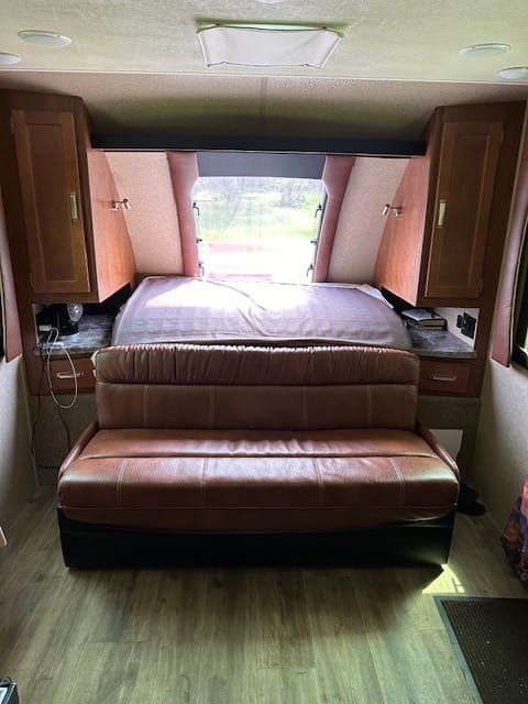 ***NEW LISTING SPECIAL $90 per night (reg $115) *** NO FEES *** Towable trailer in Edgecliff Village