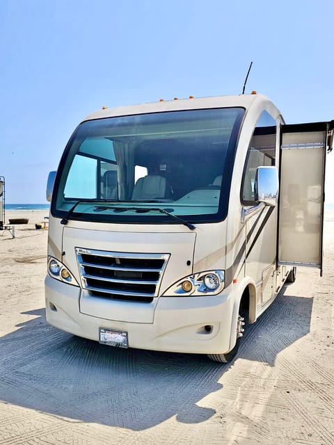 2017 THOR AXIS "JUNEBUG" Drivable vehicle in Temecula