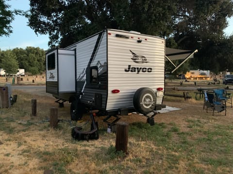 *Brand New* 2024 Jayco Jay Flight Family Friendly Camper Rimorchio trainabile in Santee