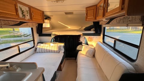 Class C Motorhome Slumber Queen 29’ Vehículo funcional in Langley