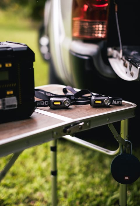 4x4 Toyota Tacoma with camping gear/electric  shower Vehículo funcional in Kilauea