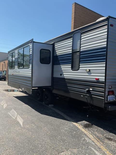 Lever batti Towable trailer in Shelby Township