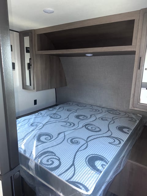 Oasis  your perfect getaway on wheels 2023 StarCraft Autum Ridge 26 BH Towable trailer in Pickering