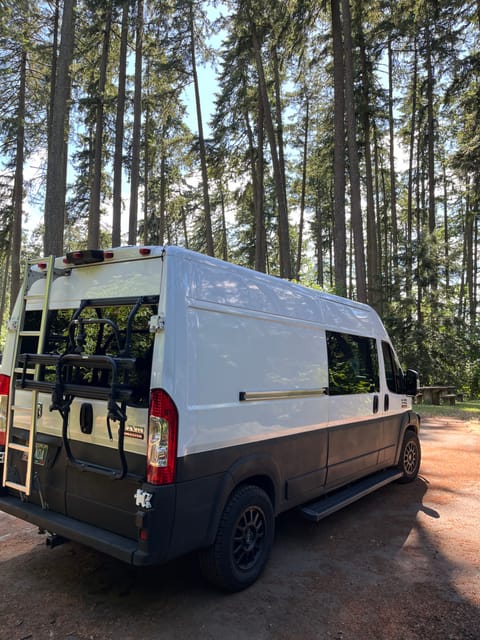 Avanda Huggenkiss - 2018 Ram Promaster 2500 Campervan in Eugene