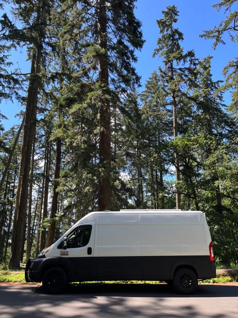 Avanda Huggenkiss - 2018 Ram Promaster 2500 Campervan in Eugene