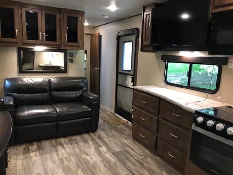 Friends and Family Towable trailer in Burnsville